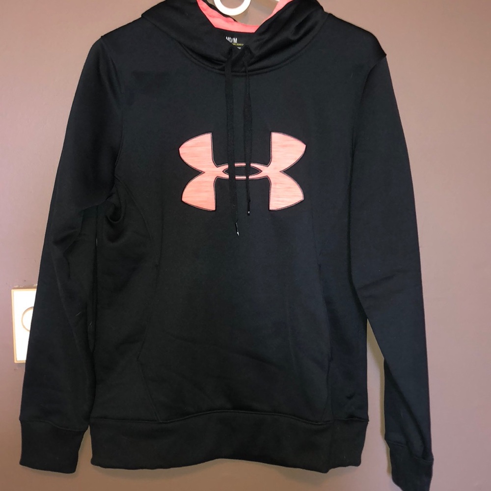 Black sweatshirt